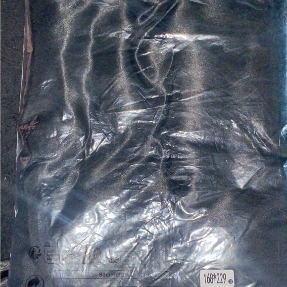 Shein duvet and pillowcase set for twin bed - Picture 2 of 4